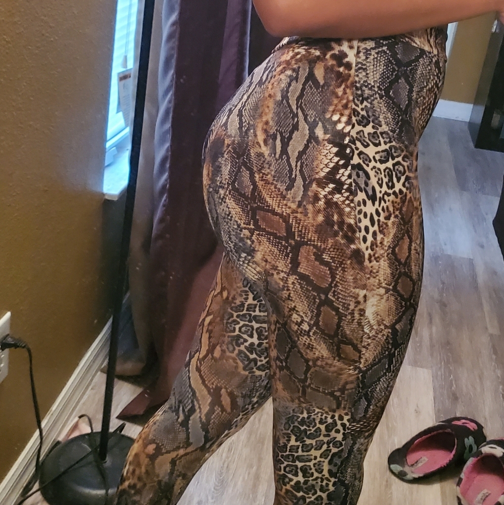 New animal print leggings